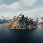 Arctic Fishermans Lodge- Sauna Included
