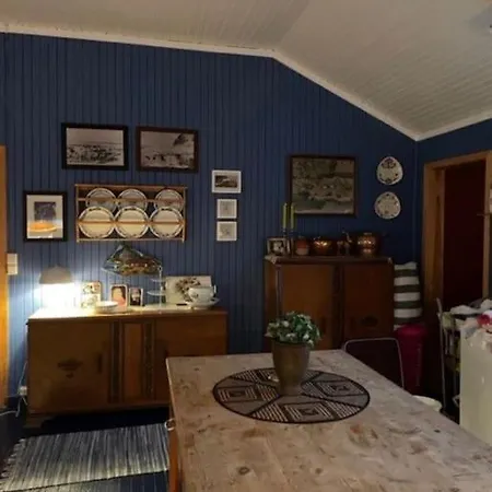 Arctic Fishermans Lodge- Sauna Included