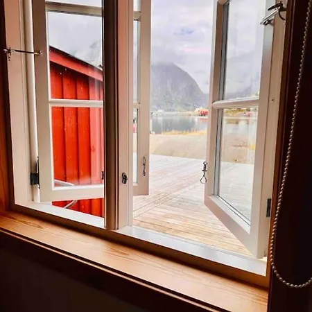 Arctic Fishermans Lodge- Sauna Included