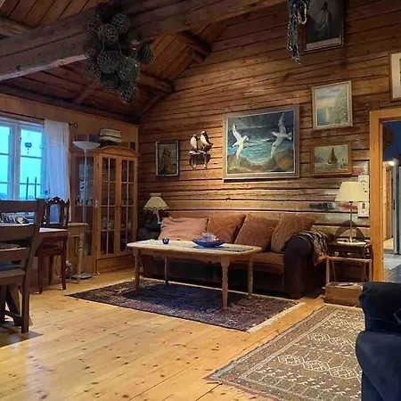 Arctic Fishermans Lodge- Sauna Included * Moskenes
