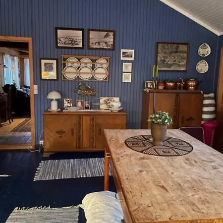 Arctic Fishermans Lodge- Sauna Included Semesterbostad *