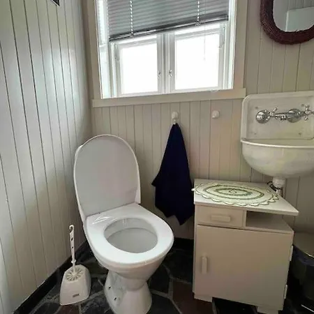 Semesterbostad Arctic Fishermans Lodge- Sauna Included Moskenes
