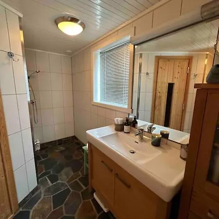 Semesterbostad Arctic Fishermans Lodge- Sauna Included
