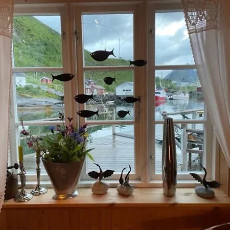 Arctic Fishermans Lodge- Sauna Included