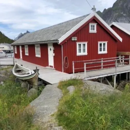 Arctic Fishermans Lodge- Sauna Included *