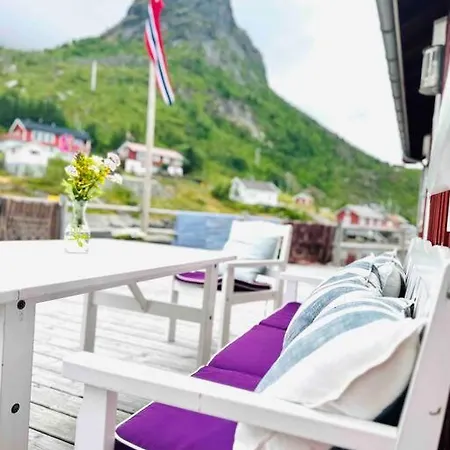 Arctic Fishermans Lodge- Sauna Included * Moskenes