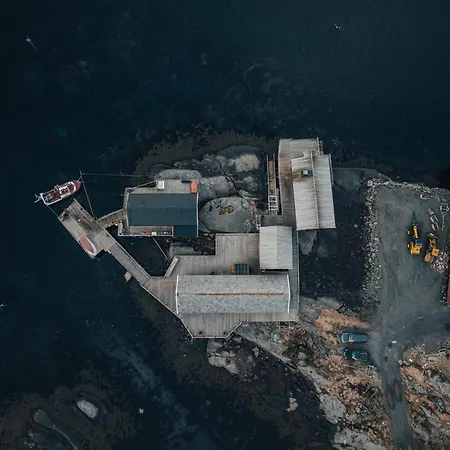Arctic Fishermans Lodge- Sauna Included * Moskenes