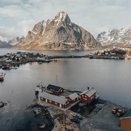 Arctic Fishermans Lodge- Sauna Included *