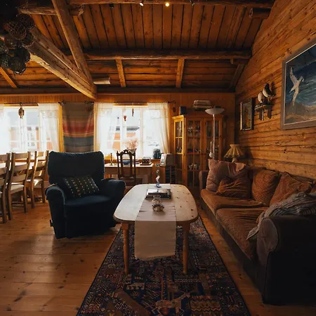 Arctic Fishermans Lodge- Sauna Included Ferienhaus