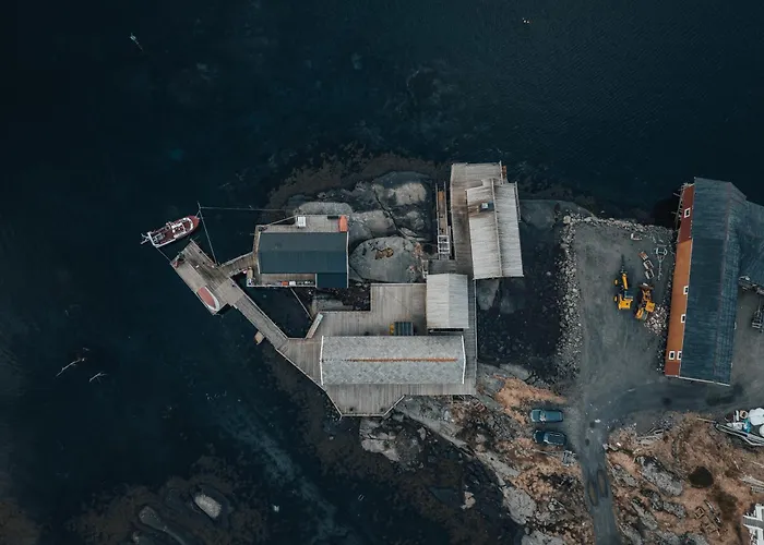 Arctic Fishermans Lodge- Sauna Included * Moskenes