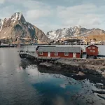 Arctic Fishermans Lodge- Sauna Included Moskenes
