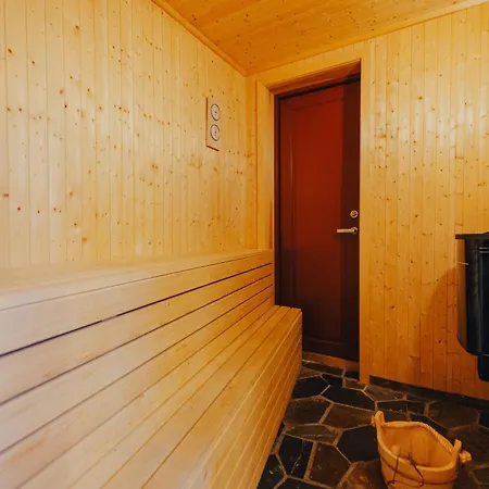 度假居 Arctic Fishermans Lodge- Sauna Included 莫斯克内斯
