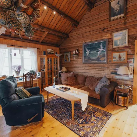 Arctic Fishermans Lodge- Sauna Included 度假居 *