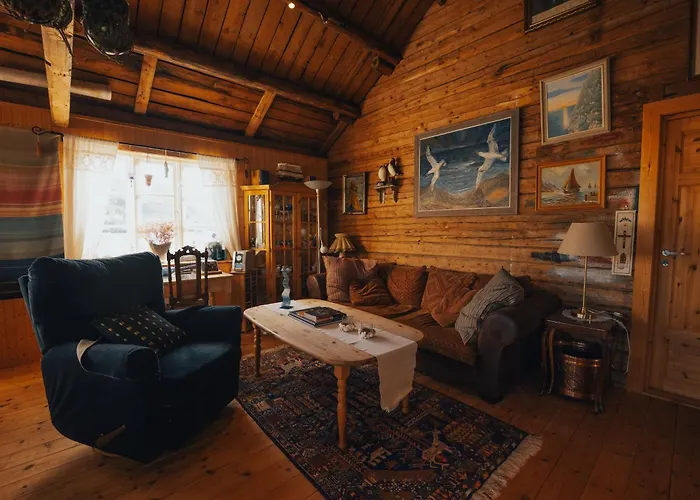 Arctic Fishermans Lodge- Sauna Included *